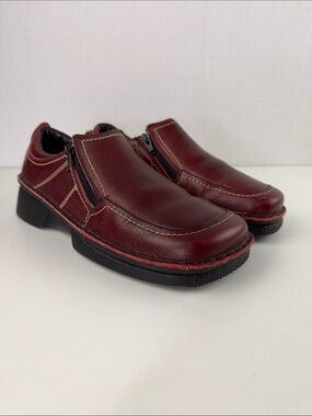 Naot Women's Leather Slip-On Comfort Shoe Loafers in Burgundy